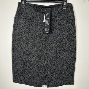 NWT Up! Brand Shaping Skirt Animal Print Body Contouring Black Women's Size 6